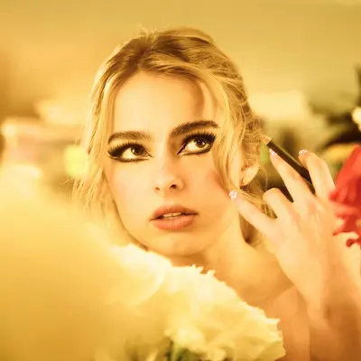 buses to addison rae